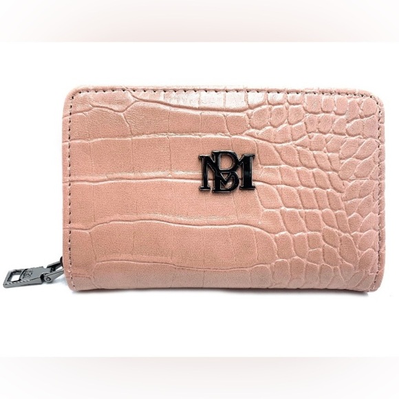🩷🩷Badgley Mischka Pink Crocodile Zip Around Coin Purse/Wallet | NEW/NWT!!💗💗 - Picture 1 of 6